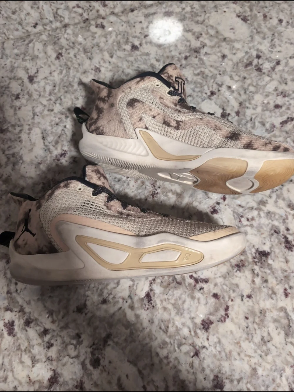 Jordan Tatums- Beige & Brown Patterned/Big Kids Size 6